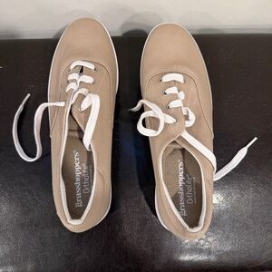 Everyday orthopedic sneaker